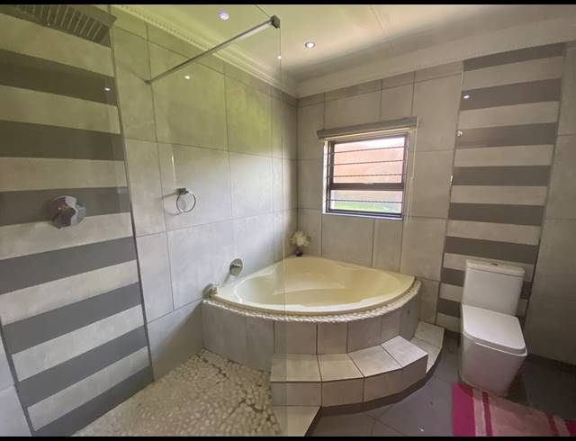 3 BEDROOM FREEHOLD FOR SALE IN COMET